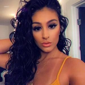 Meet your Posher, Alexandra